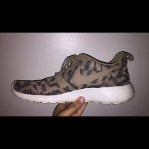 Nike Roshe One Jacquad Desert Camo Print